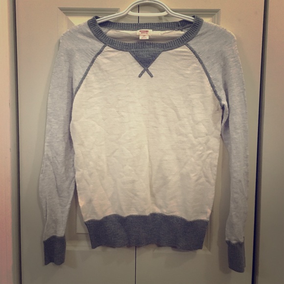 S sweater from Mossimo supply.