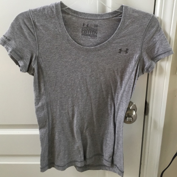 Under Armour gray tee