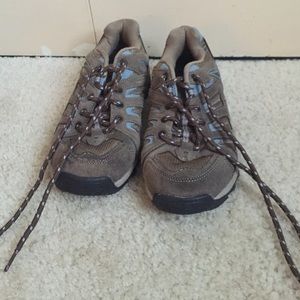 avia hiking shoes