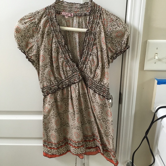 Short sleeved blouse