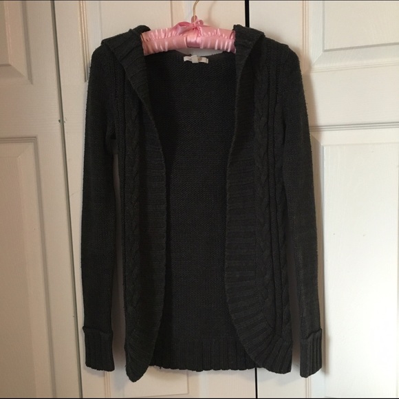 Hooded grey cardigan