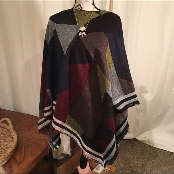 🍁SOLD 🍁 Poncho/Cape Tribal ,No Armholes needed . - Picture 3 of 4