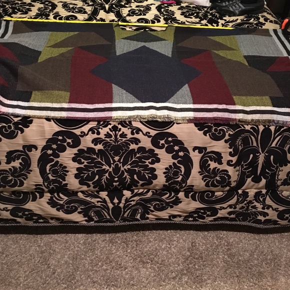 🍁SOLD 🍁 Poncho/Cape Tribal ,No Armholes needed . - Picture 4 of 4