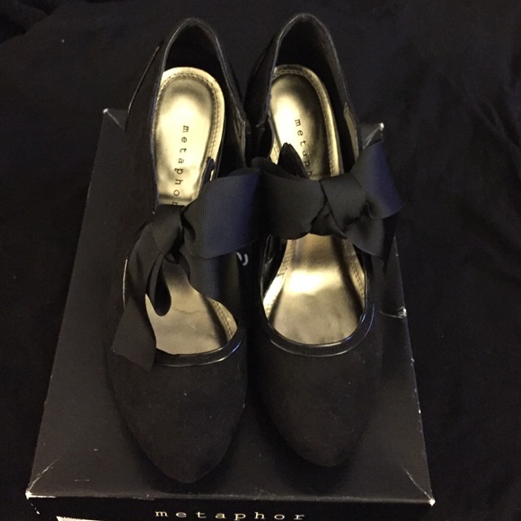 Black Bow tie Pumps