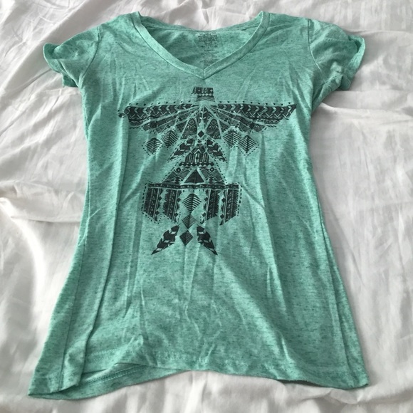 Totem v neck