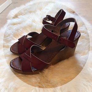 American Eagle Wedges