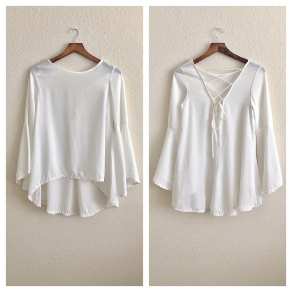 🌵HPx2🌵White Bell Sleeve Blouse - Picture 2 of 3