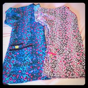 💊💉 WonderWink Scrub Tops (2) Size Large LEOPARD