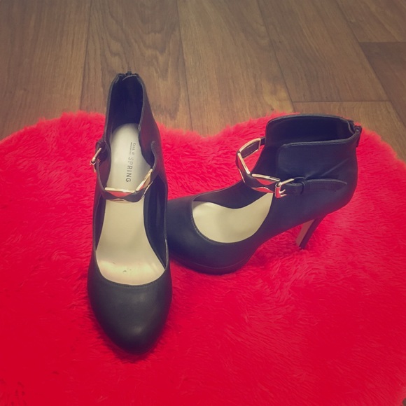 Black platform shoes 👣👠👣