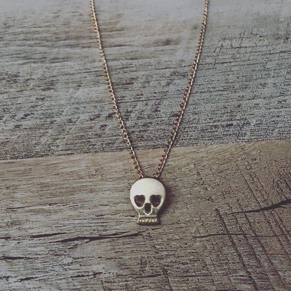 Jewelry - Mini sugar skull on gold