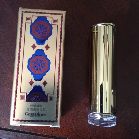 Color Changing Pink Flower Jelly Lipstick - Picture 3 of 4