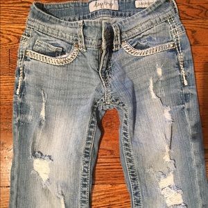 *Sale!* Distressed Daytrip Leo boot Jeans