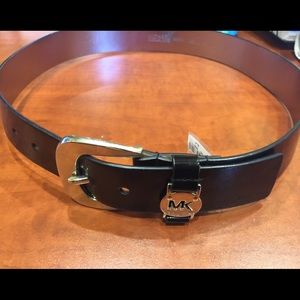 Michael Kors belt size Medium
