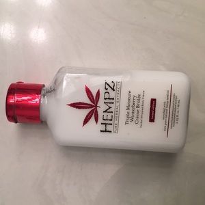 Hempz winterberry 2.25 fl oz lotion