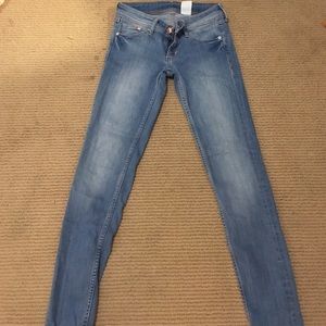 light wash super skinny low waist jeans