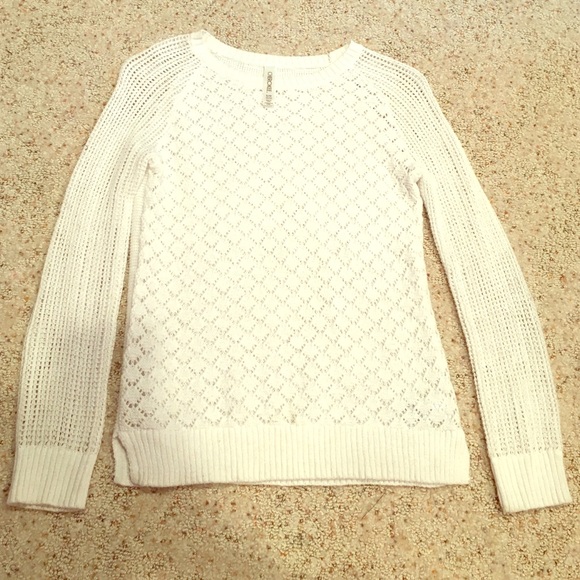 girls white knitted sweater