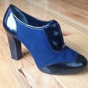 Size 8 navy blue/ black Tory Burch booties