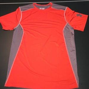 Under Armour - Orange fitted heat gear t-shirt