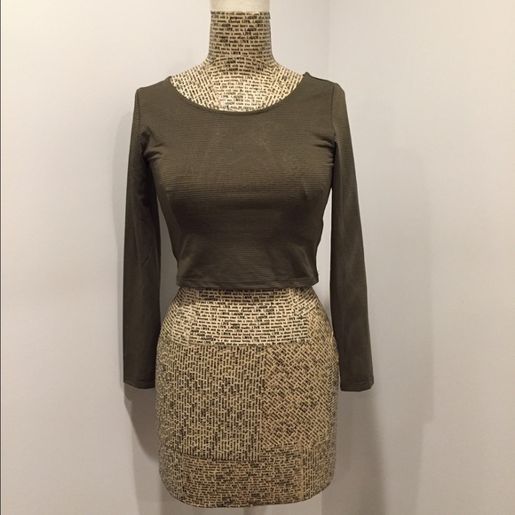 Crop long sleeve shirt