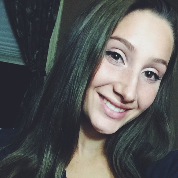 Meet your Posher, Tori - Picture 1 of 1