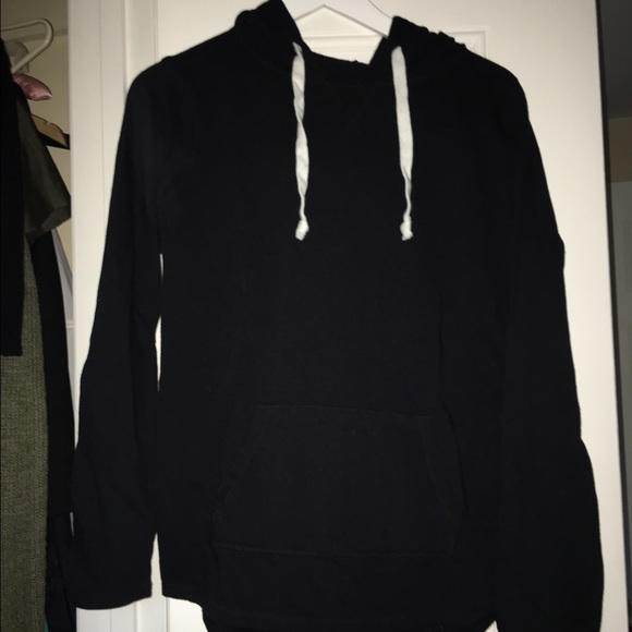 Black athleisure long sleeve top