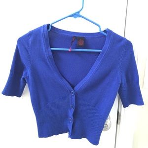 Cropped blue cardigan
