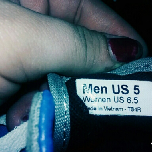 VANS - Picture 4 of 4