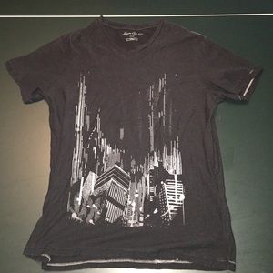 Kenneth Cole V-neck tshirt
