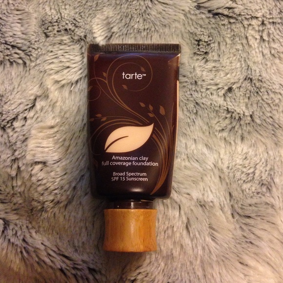❌SOLD❌ Tarte Amazonian Clay Foundation - Picture 1 of 2