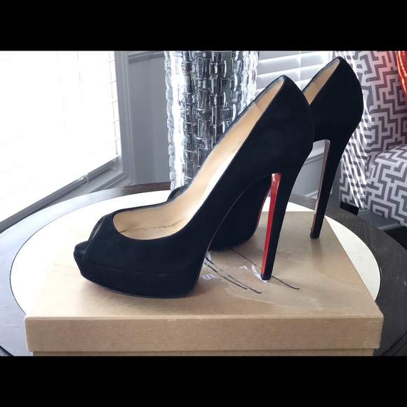 Christian LOUBOUTIN Banana suede opentoe size 37.5