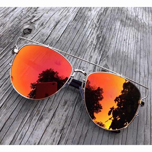 New- Red Mirrored Sunglasses, Aviator Sunglasses - Picture 4 of 4