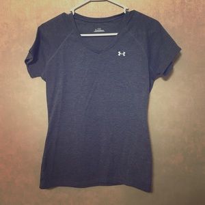 Gray under armour t shirt