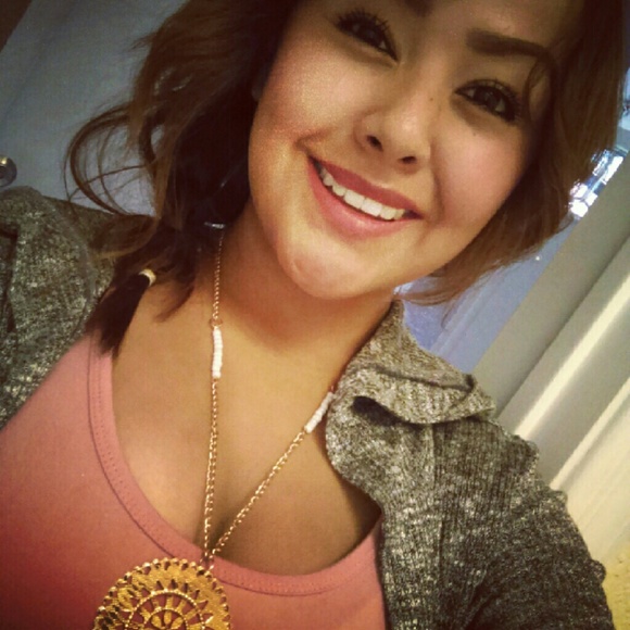 Meet your Posher, Araceli - Picture 1 of 1