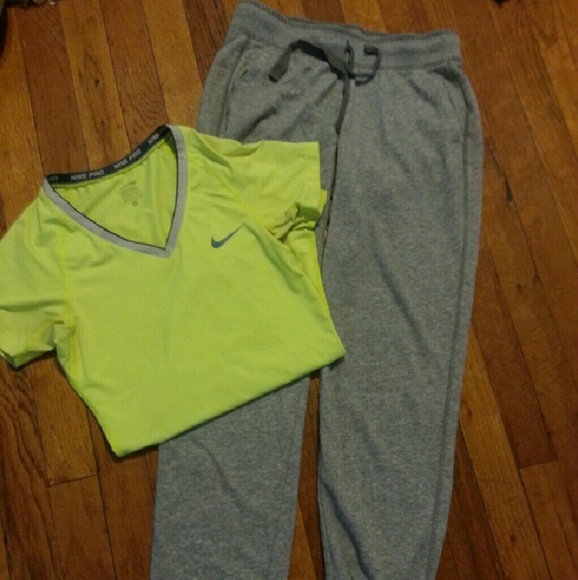 Bundle. Nike dry fit top xs. And joggers xs
