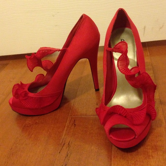 Bakers Red Stilettos - Picture 1 of 4
