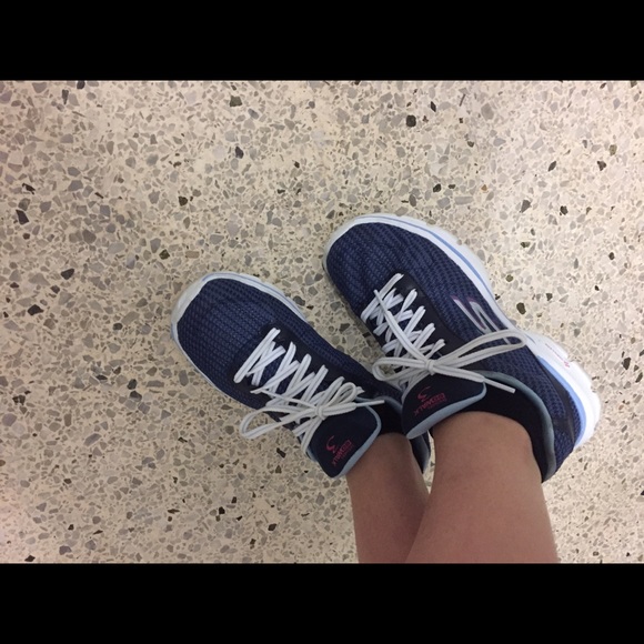 Skechers go walk 3