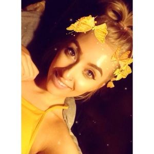 Meet your Posher, Caitlin