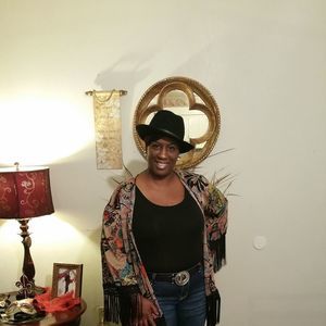 Meet your Posher, Joyce