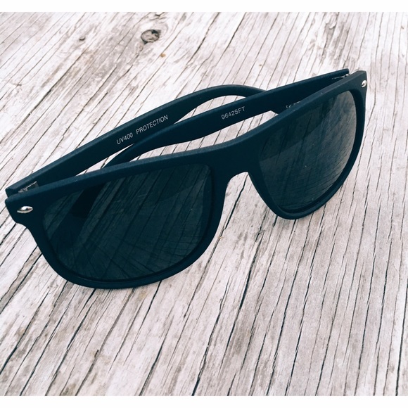 Black Sunglasses - Picture 1 of 4