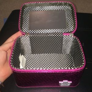 Make-up box