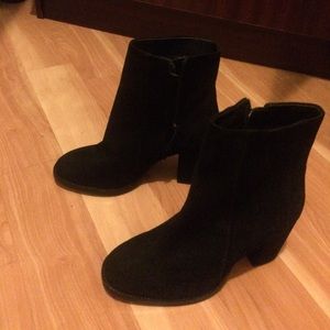 Black ankle boots by H&M