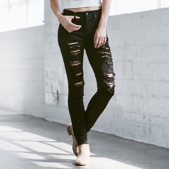 KENDALL AND KYLIE High waisted ripped black jeans