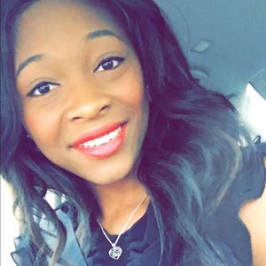 Meet your Posher, Ashia