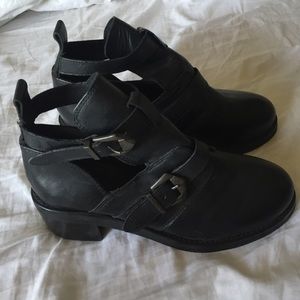 Topshop Cut-out Booties