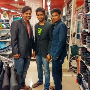 Meet your Posher, Johny