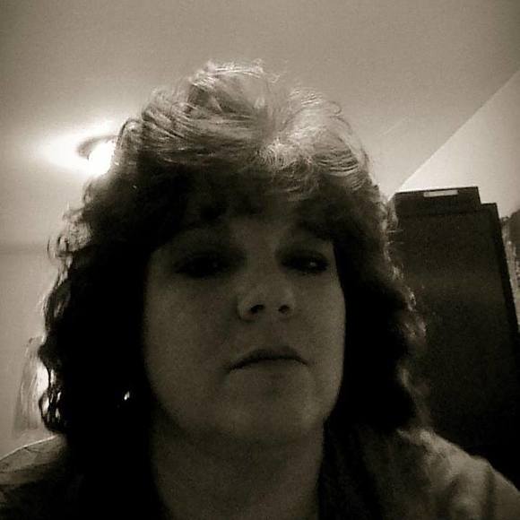 Meet your Posher, Pam