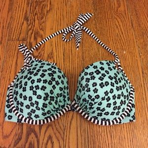 36D Victoria's Secret Push-Up Bikini Top!