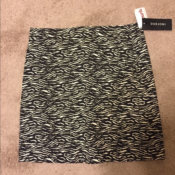 NWT zebra print skirt Size 10