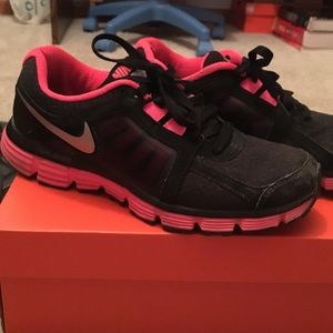 Nike running/active shoes