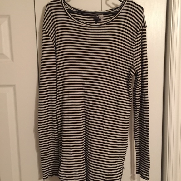 H&M Long Sleeve Extended Stripped Shirt